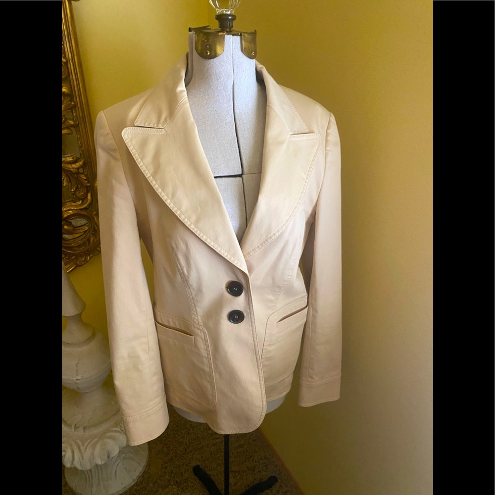Escada beige blazer size 10